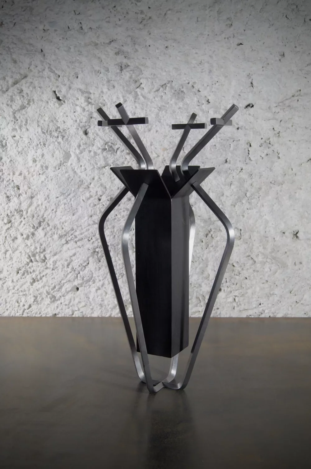 Vase sacré pour apparition florale